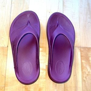 Unisex oofos original thong sandals